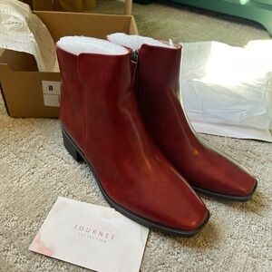 NIB - Journee Collection Cappri Bootie Red